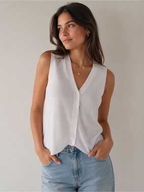 Zara White Button‑Front Vest – Size Medium
